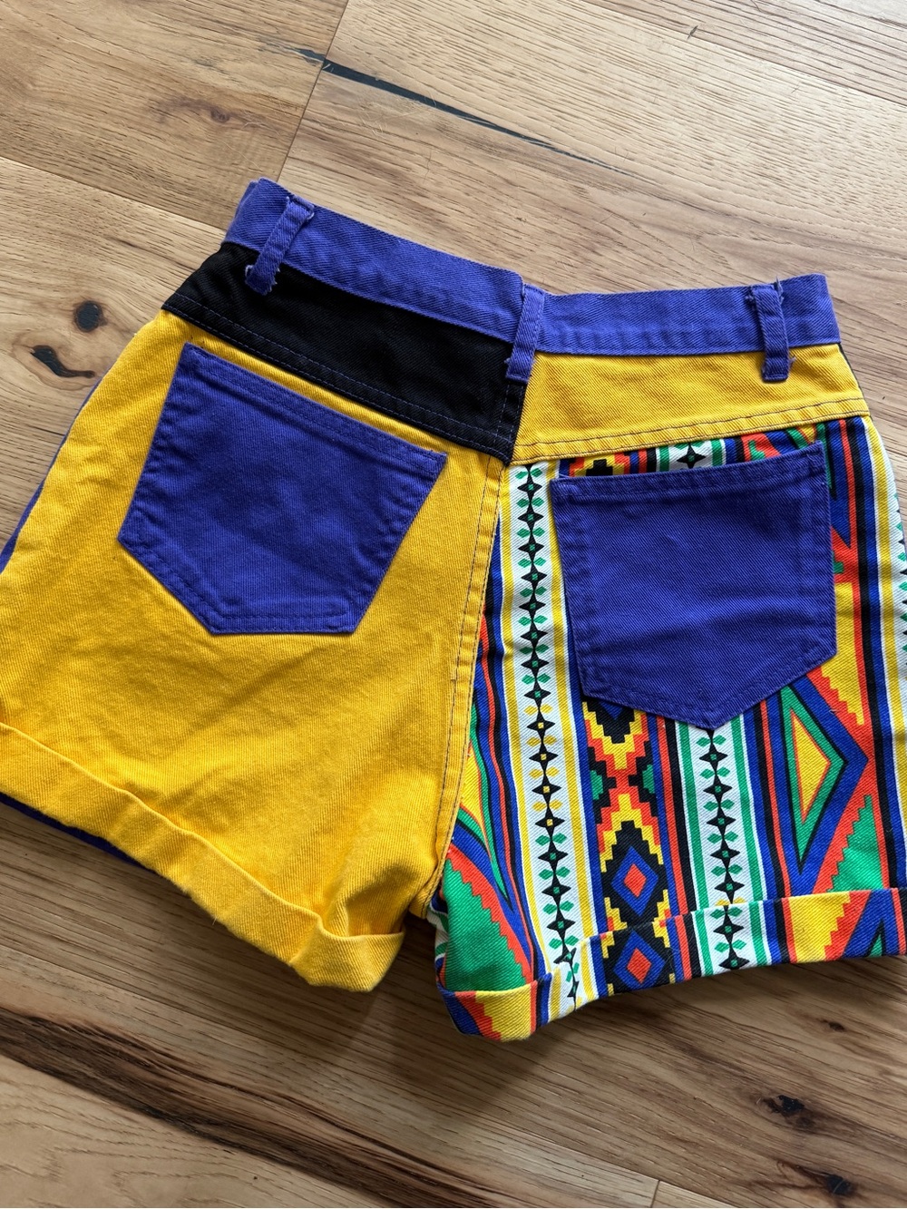 80s high rise colorful shorts Carolina Colours